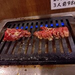 神戸牛焼肉と冷やしピーマン 金肉屋 渋谷道玄坂本店 - 
