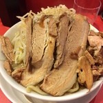 麺屋 あっ晴れ - らーめん710円+チャーシュー310円+３ばか210円。計1230円。野菜でら盛、アブラ、カラメ。(2014.7.11)