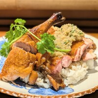 月居 赤坂 - 窯焼きダックと蒸し鶏の香味醤油タレごはん