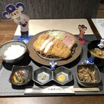 贅沢とんかつ アバンティ - 