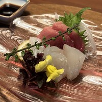 日本料理 梅林 - 富山県氷見メジマグロ　淡路天然ひらめ　　　　　　　　三重県産アオリイカ