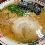 ラーメン浅野2号 - デフォのトンコツラーメン：５７０円は浅野独自の路線を行く一杯。