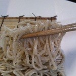 純手打ち十割そば 蕎澤 - 細打ちそばリフトアップ。