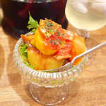 カフェ エ バール ドゥー - 今日のお通しは、夏野菜のトマト煮です