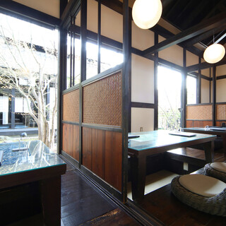 ４名様用掘りごたつ席