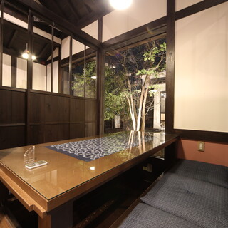 ６名様用掘りごたつ席
