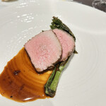 Kumazawa - キアニーナ 脂の無い肉 シキンボ　ジュ 太ももの一番内側の肉　　 下にマッシュポテトと菜の花