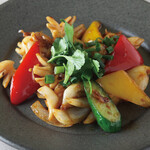 イカのレモングラスチリ炒め