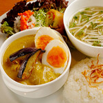 ココナッツ風味のチキンカレー