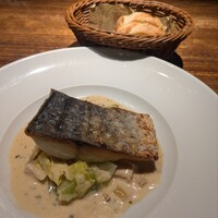 シャンパン食堂 - B.鰆のポワレ、エストラゴン風味のクリームソース