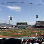 芝を全面張替えされて、照明もLED化（ようやく）されています