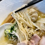 麺屋 彩音 - 全粒粉が見える麺