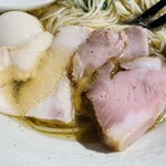 麺屋 彩音 - レア調理がイケてます