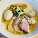 麺屋 彩音 - 盛り付けが美しい