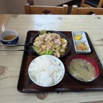 かね山 - 料理写真:豚肉とキャベツの味噌炒め定食¥900