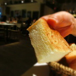 カフェ ドゥ シャンパーニュ - パンのお代わり、この店では普通である。だって美味しいからね～