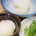 うどん 慎 - 温泉卵、大根おろし