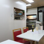 牛三 - 店舗内観