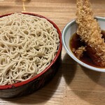 角平 - つけ天、大きな海老天が特徴