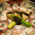 日本料理 太月 - 26年7月　鮑バター焼き、アスパラ、肝ソース