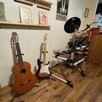 酒とめし どんたむれんじゅ - 楽器