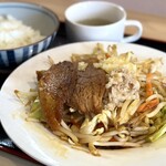 ベジっち - ・肉野菜炒め定食 醤油 800円/税込
・背脂マシ 110円/税込