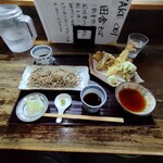 手打蕎麦のたぐと - えび天せいろ（2200円）。後でセイロがもう1枚✨