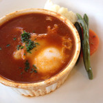 花・ふらんす食堂やまもと - スペシャルランチ(¥1,680)　デミトマトソースの煮込みハンバーグ　半熟玉子（ハーフ）