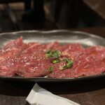 炭火焼肉 肉刺し にく式 - 赤身ロース
