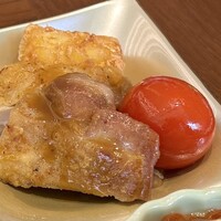 セレニティ - 鶏もも肉のローストグリーンペッパーソース