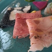 RESTAURANT DAZZLE - 二種の冷前菜盛合せ（自家製サルミ三種の盛合せ）