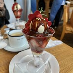 SANTROPEZ - チョコといちごのパフェ