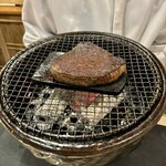 銀座 きた川 - 玉鋼で焼いた飛騨牛とび牛(A5の上のランク)