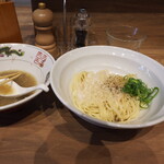 麺庵 利休 - ホタテの和え玉着丼