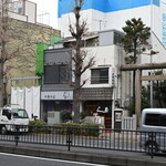 麺庵 利休 - お店は、桜木神社の並び