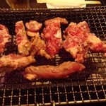 聚福楼 - 羊の後ろ足（焼いてます）