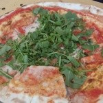 ルッコラのピッツァ