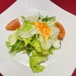 ガフーリオ - サラダにはなにもかかってないような…