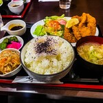 食堂 かあちゃんち - 料理写真:豚バラカツライス大盛りランチタイム50円引き、〆て１２５０円となります。ボリュームが半端なくて白目剥きました！大満足です。