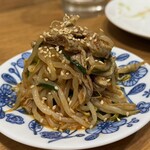 もつ焼 かど - サガリともやしのナムル