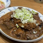 もつ焼 かど - 牛丼煮込み