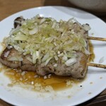もつ焼 かど - トントロネギポン酢