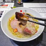 Japanese Soba Noodles 蔦 - 青森シャモロックの鶏もも肉