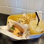 ヘンリーズ バーガー 代官山 - 