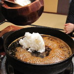 いし橋 - 鉄鍋に御飯を・・・・