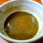 麺屋 高橋 - カレーパウダー投入