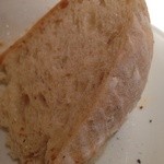 ワインバー＆レストラン ブルディガラ - 白パン