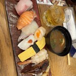 元祖ぶっち切り寿司 魚心 三宮店 - 