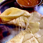 インド・ネパール カレーハウス - チーズナン