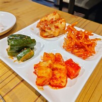 焼肉やまと - キムチ４種盛り合わせ